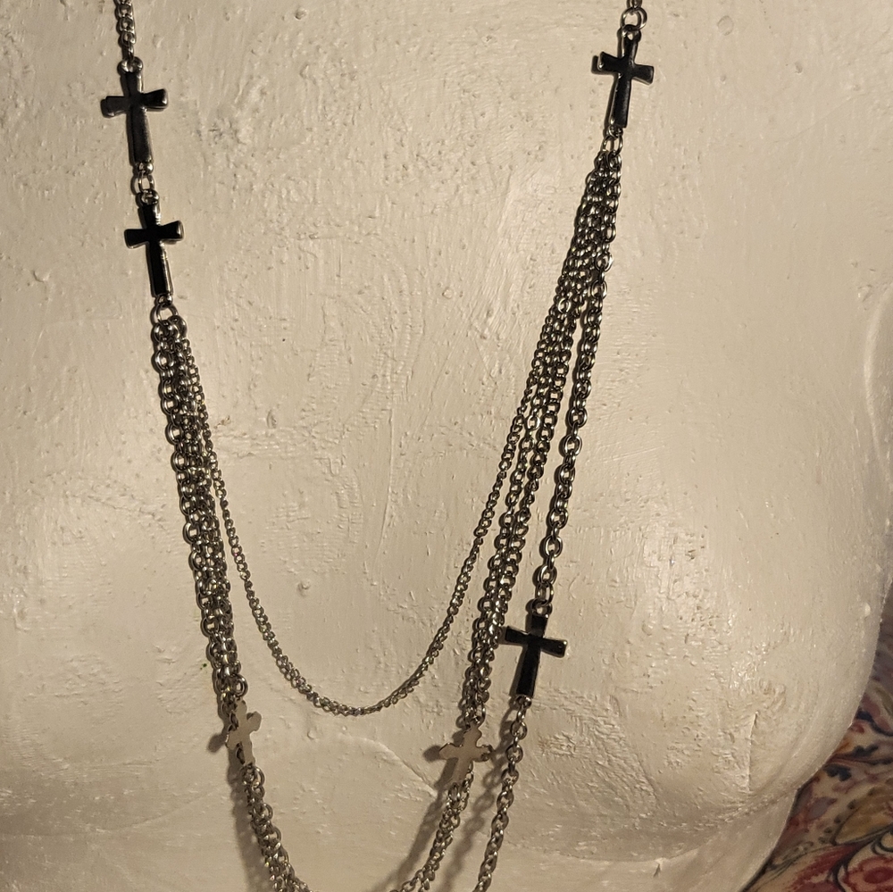 NWT Beautiful Silver Cross Layered Necklace